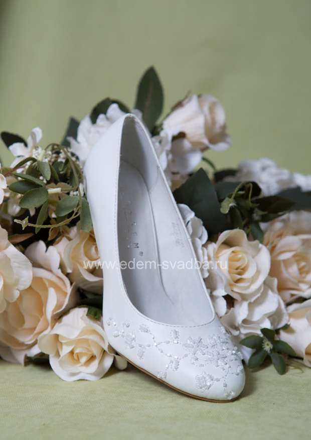 Аксессуар для невесты BLOSSEM Свадебные туфли на металлическом стразовом каблуке NP097051-01 белые 2