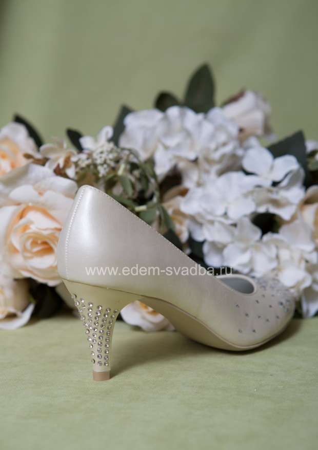 Аксессуар для невесты Brut Ros&quote Свадебные туфли на невысоком каблуке со стразами NP070227-03 бежевые 3