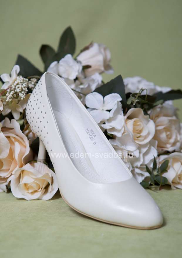 Аксессуар для невесты LOUISA PEERESS Свадебные туфли-лодочки на низком каблуке 756-656 1