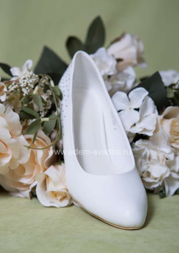 Аксессуар для невесты LOUISA PEERESS Свадебные туфли-лодочки на низком каблуке 756-656 4