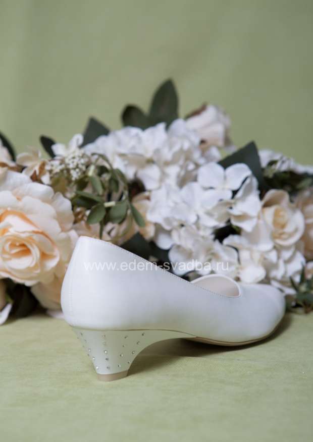 Аксессуар для невесты LOUISA PEERESS Свадебные туфли 668-06 белые 1