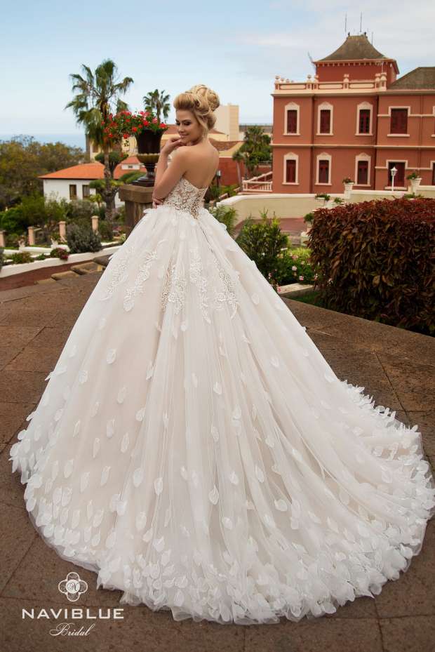 Свадебное платье Naviblue Bridal 17015 Lori 2