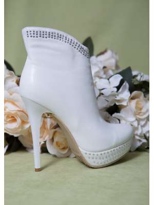 Аксессуары для невесты Свадебные туфли, Артикул: Полусапожки-ботильоны на высоком каблуке и платформе со стразами R1149-E187 белые